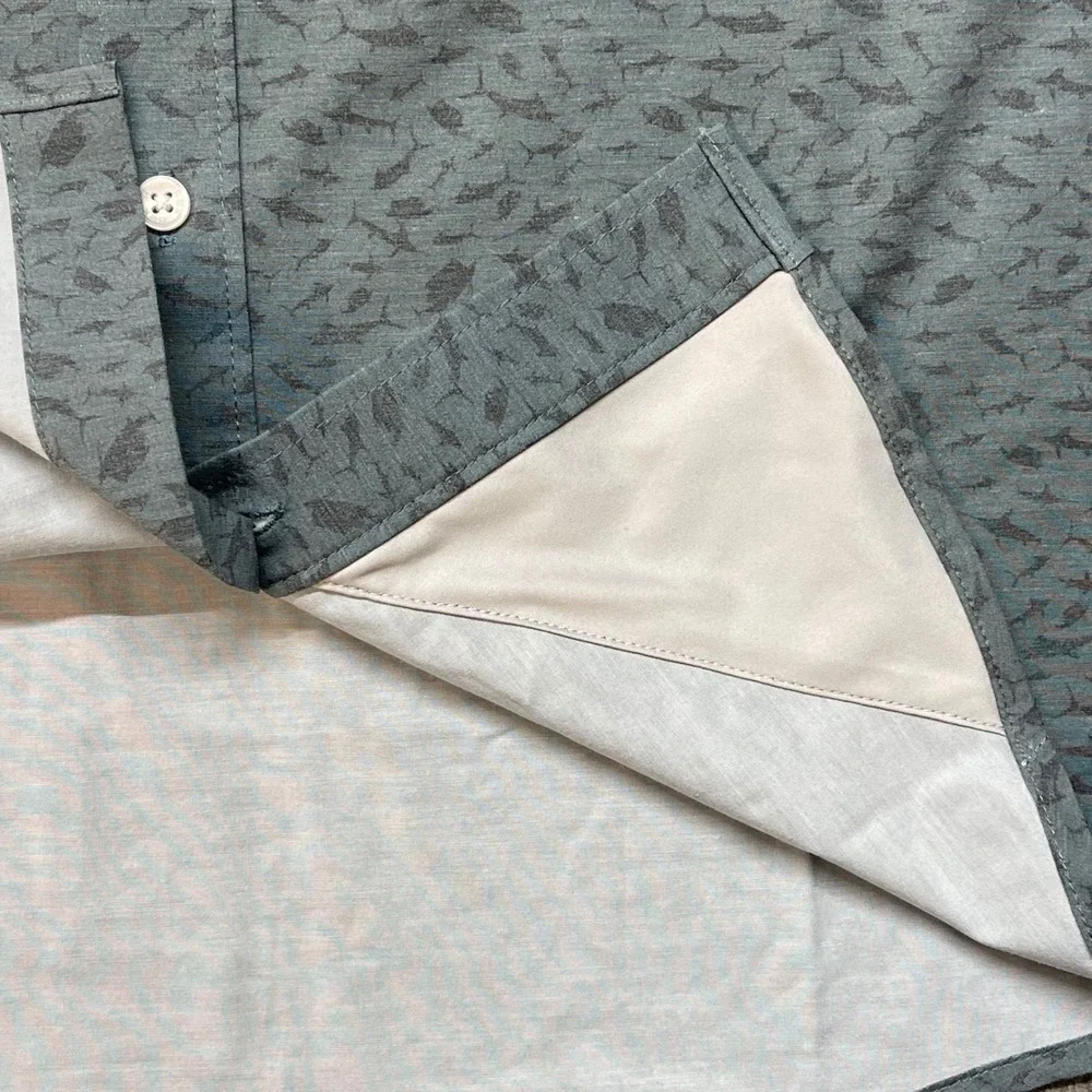 Huk Kona Mens Short Sleeve Button Down Fishing Shirt Gray Print Large